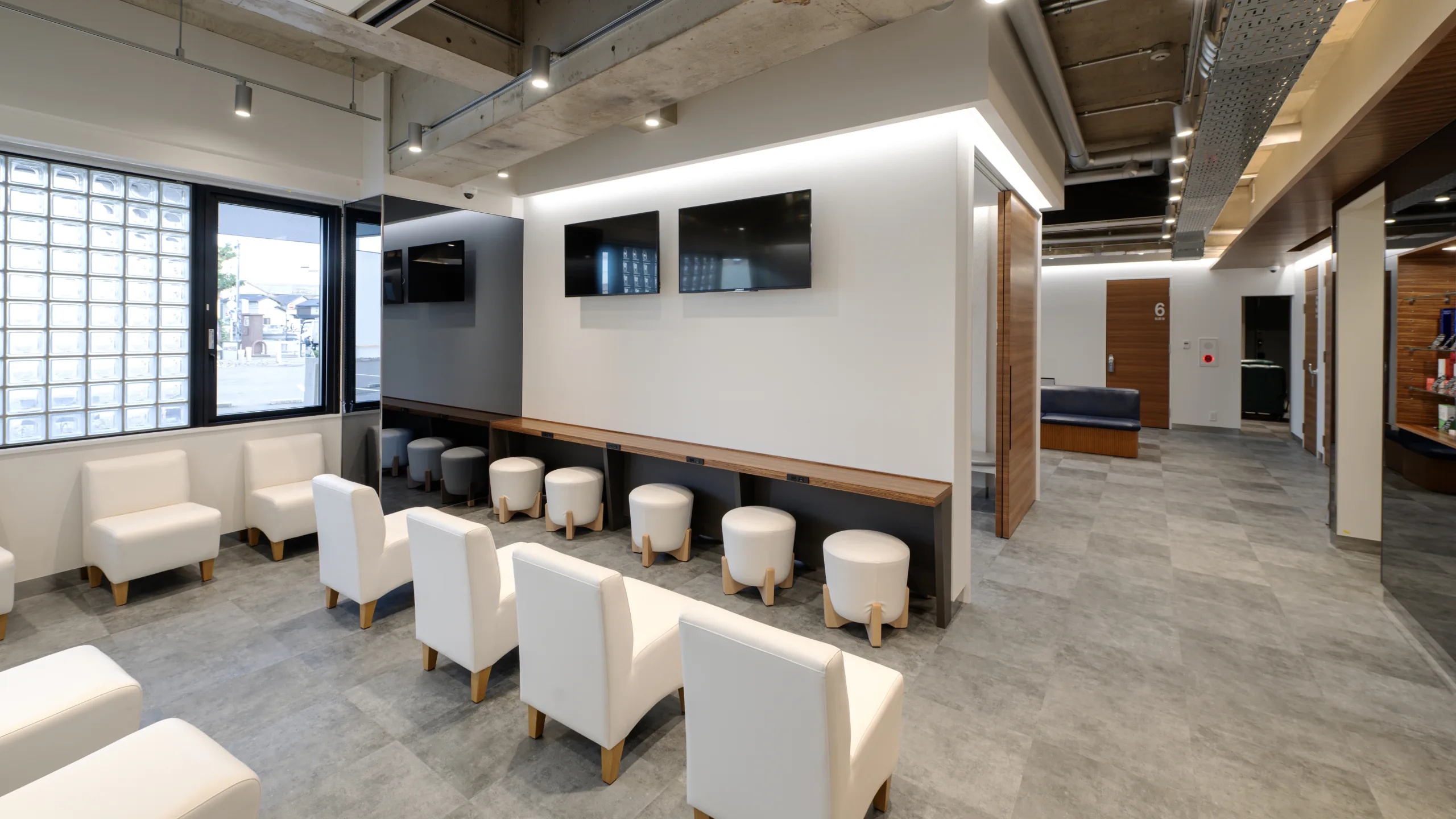 ゆったりとした待合スペース